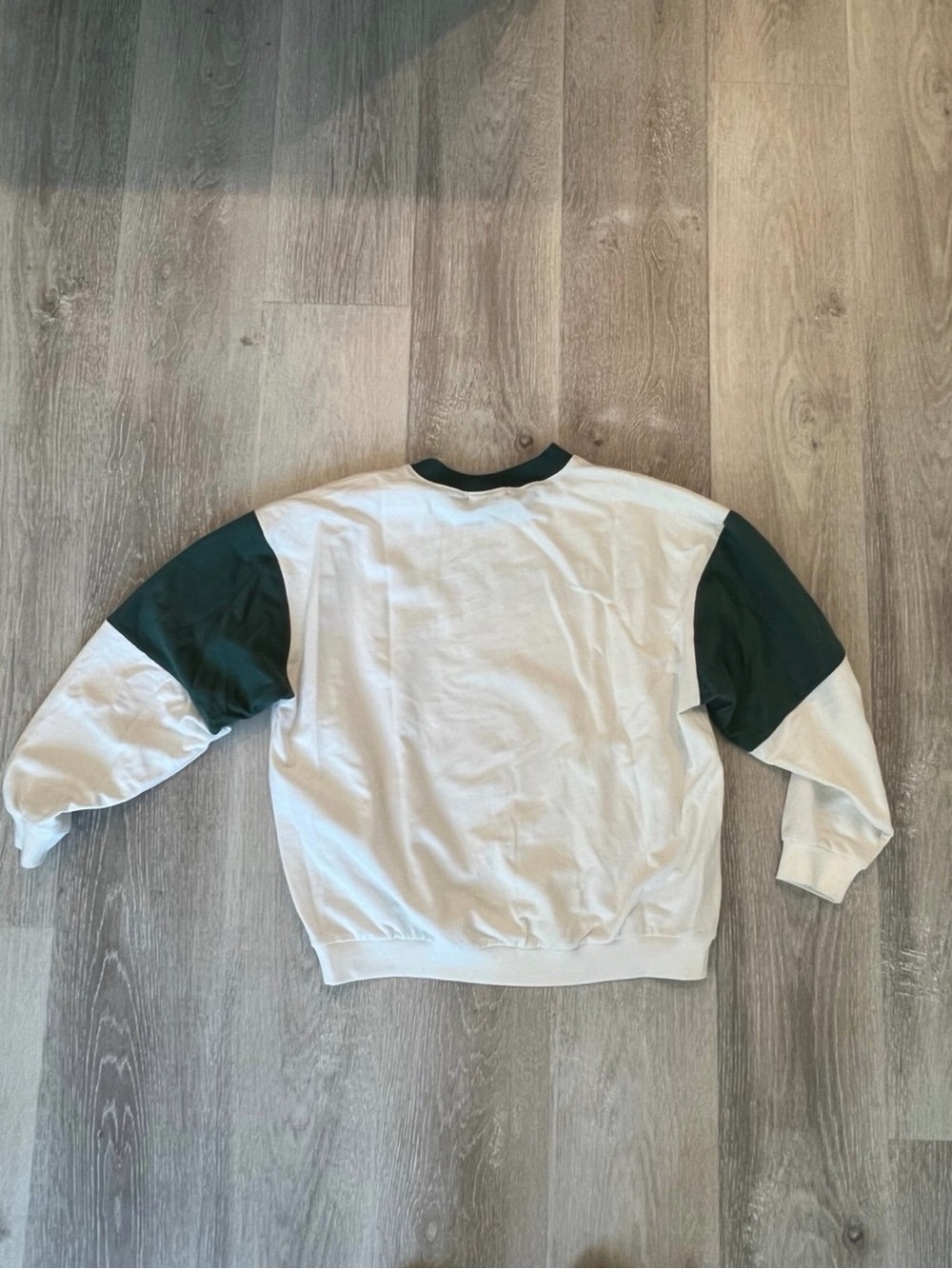 Beverly Hills University emblem Crewneck Sweatshirt - White & Dark Green - Picture 5 of 5